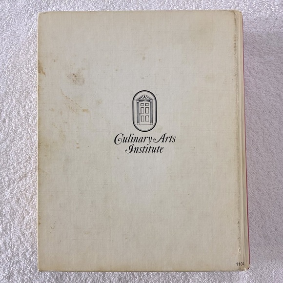 Vintage 1980’s Culinary Arts Institute Canadian Family Cookbook Hardcover - Picture 2 of 11